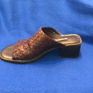 Maserati basketweave slides